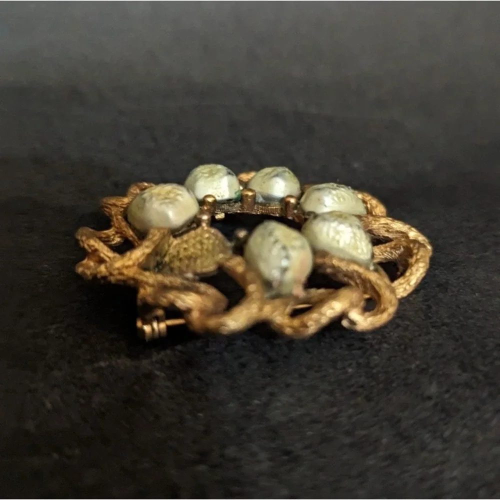 Kramer of New York Vintage Gold Tone Baroque Faux Pearl Wreath Brooch Pin Signed